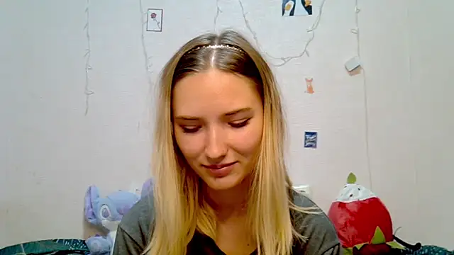  kikiclark   online show from 09-18-25, 08:33