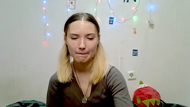  kikiclark   online show from 09-20-25, 08:43