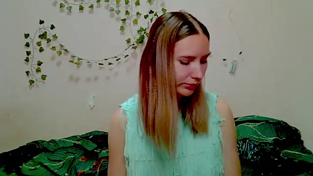  kikiclark   online show from 11-21-25, 10:14