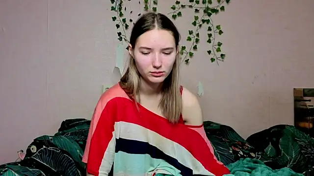  kikiclark   online show from 12-20-25, 09:16