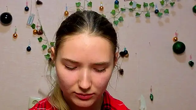  kikiclark   online show from 02-12-26, 08:59