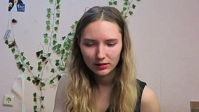  kikiclark   online show from 03-12-26, 07:42