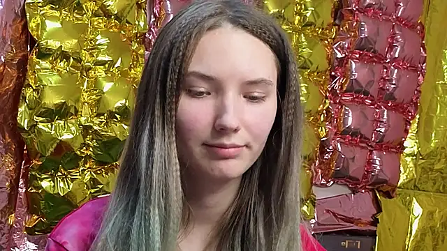  kikiclark   online show from 04-21-26, 08:23