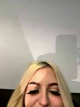 Steffi Snowbunny online show from 01-14-26, 09:31