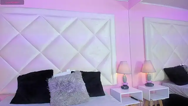 Miaa Smithh   online show from 03-31-26, 11:32