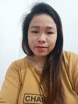 Snapshot of sumy-00 chatting on 05-17-26, 05:42 sumy-00 online show from 05-17-26, 05:42
