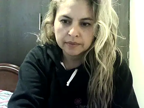 Snapshot of Valery__Rouse_ chatting on 09-28-25, 09:42 Valery Rouse online show from 09-28-25, 09:42