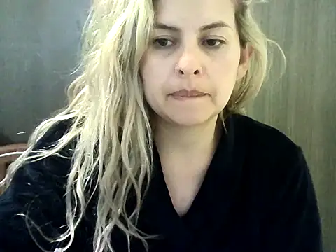 Snapshot of Valery__Rouse_ chatting on 10-26-25, 05:19 Valery Rouse online show from 10-26-25, 05:19