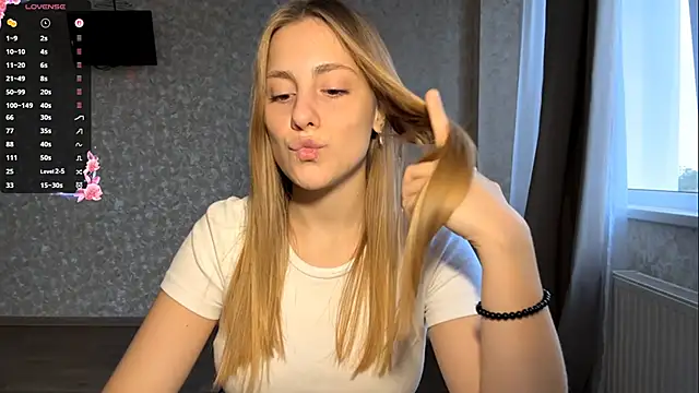 DreamyOlivia online show from 09-29-25, 01:38