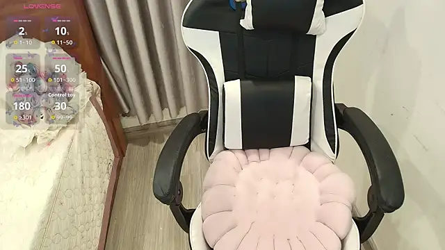 Bae Gigii online show from 12-14-25, 12:21