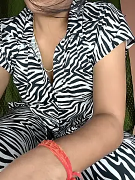 Hott Archana online show from 11-27-25, 06:32