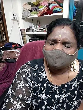 Snapshot of Tamil_Kavitha10 chatting on 02-06-26, 04:54 Tamil Kavitha10 online show from 02-06-26, 04:54