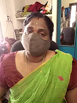 Snapshot of Tamil_Kavitha10 chatting on 02-12-26, 07:58 Tamil Kavitha10 online show from 02-12-26, 07:58