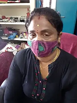 Snapshot of Tamil_Kavitha10 chatting on 03-01-26, 05:09 Tamil Kavitha10 online show from 03-01-26, 05:09