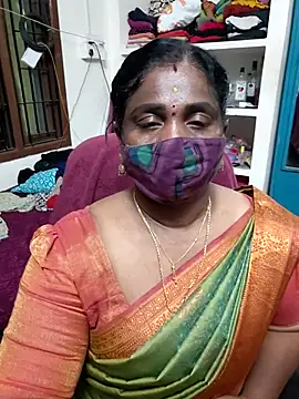 Snapshot of Tamil_Kavitha10 chatting on 03-08-26, 04:00 Tamil Kavitha10 online show from 03-08-26, 04:00