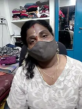 Snapshot of Tamil_Kavitha10 chatting on 05-08-26, 07:19 Tamil Kavitha10 online show from 05-08-26, 07:19