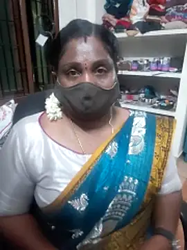 Snapshot of Tamil_Kavitha10 chatting on 06-10-26, 04:50 Tamil Kavitha10 online show from 06-10-26, 04:50