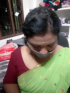 Snapshot of Tamil_Kavitha10 chatting on 06-13-26, 04:05 Tamil Kavitha10 online show from 06-13-26, 04:05