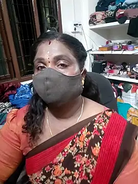 Snapshot of Tamil_Kavitha10 chatting on 06-19-26, 05:28 Tamil Kavitha10 online show from 06-19-26, 05:28