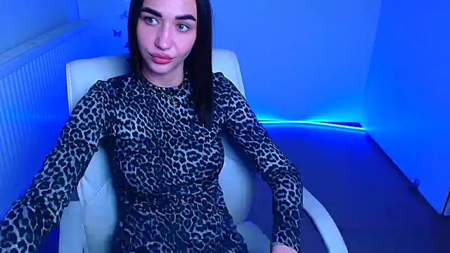 Snapshot of Bella_Night4 chatting on 09-23-25, 06:22 Bella Night4 online show from 09-23-25, 06:22