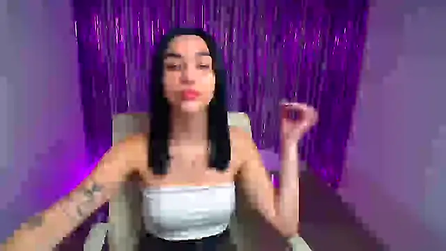 Snapshot of Bella_Night4 chatting on 10-03-25, 06:10 Bella Night4 online show from 10-03-25, 06:10