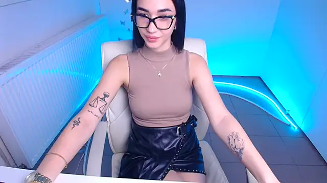 Snapshot of Bella_Night4 chatting on 10-10-25, 12:26 Bella Night4 online show from 10-10-25, 12:26