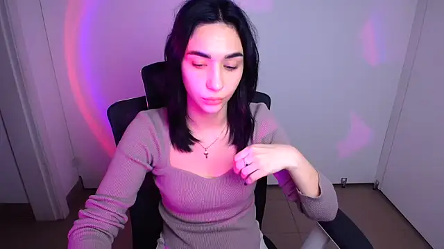 Snapshot of Bella_Night4 chatting on 10-11-25, 05:50 Bella Night4 online show from 10-11-25, 05:50