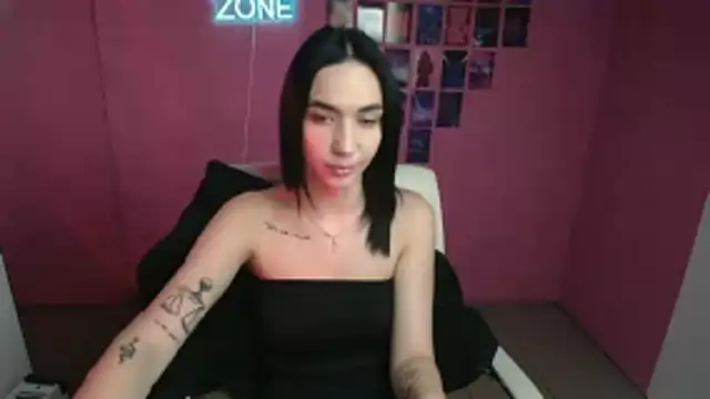 Snapshot of Bella_Night4 chatting on 10-24-25, 05:48 Bella Night4 online show from 10-24-25, 05:48