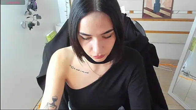 Snapshot of Bella_Night4 chatting on 11-25-25, 08:03 Bella Night4 online show from 11-25-25, 08:03