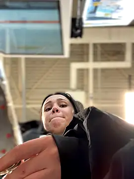 Snapshot of VendiMur chatting on 10-07-25, 03:04 VendiMur online show from 10-07-25, 03:04