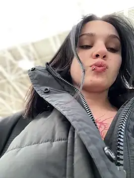 Snapshot of VendiMur chatting on 10-21-25, 03:07 VendiMur online show from 10-21-25, 03:07