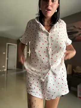 Snapshot of VendiMur chatting on 12-14-25, 02:06 VendiMur online show from 12-14-25, 02:06