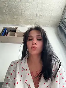 Snapshot of VendiMur chatting on 04-29-26, 01:10 VendiMur online show from 04-29-26, 01:10