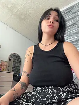 Snapshot of VendiMur chatting on 05-27-26, 01:57 VendiMur online show from 05-27-26, 01:57