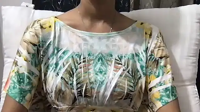 Riva arora01 online show from 03-26-26, 10:32