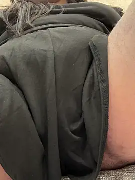 Snapshot of Farida06 chatting on 10-13-25, 04:29 Farida06 online show from 10-13-25, 04:29