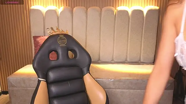  Mia Evans 1 online show from 12-13-25, 08:14