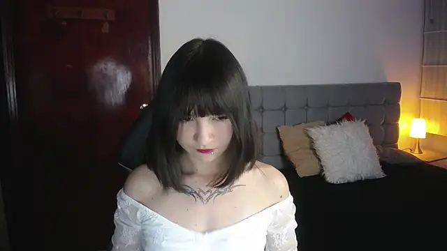  Charlotte Collins  online show from 11-11-25, 02:28