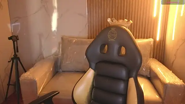  Charlotte Collins  online show from 12-02-25, 02:56