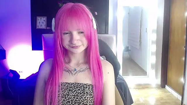  Charlotte Collins  online show from 07-17-26, 04:34