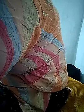 Snapshot of sexy__girls98 chatting on 10-16-25, 01:01 sexy girls98 online show from 10-16-25, 01:01