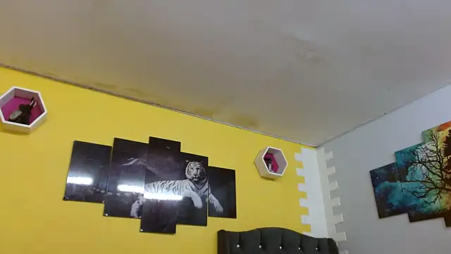 bull cam online show from 10-21-25, 05:02