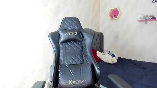 bull cam online show from 11-19-25, 04:40