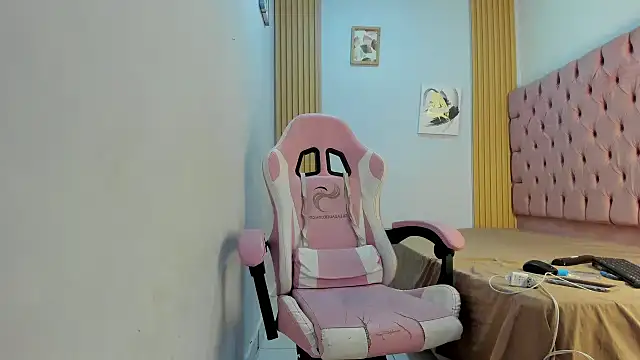 Jax Maliq online show from 11-04-25, 03:05