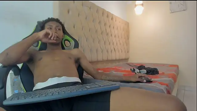 Jax Maliq online show from 01-05-26, 05:27