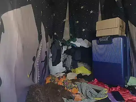 Reynalda26 online show from 09-26-25, 03:49