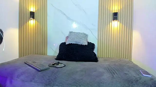 Valentinaliux  online show from 02-12-26, 11:27