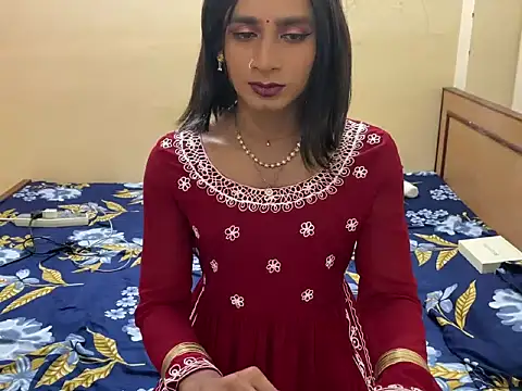 Snapshot of LuvLayla chatting on 01-18-26, 05:17 LuvLayla online show from 01-18-26, 05:17