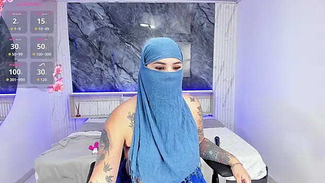 Snapshot of Nayla-Mouna chatting on 10-16-25, 07:48 Nayla-Mouna online show from 10-16-25, 07:48