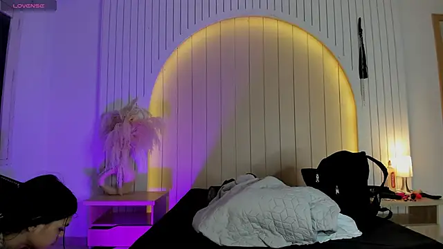 ALICESANDOVAL online show from 04-15-26, 11:39